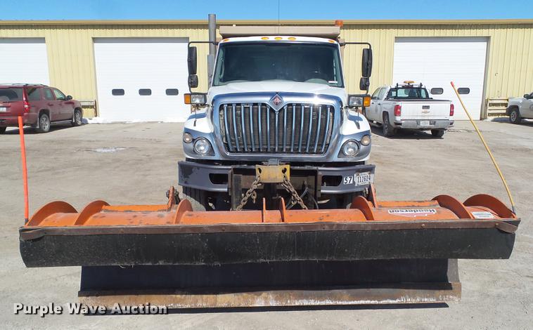 image for item EM9100 2009 International WorkStar 7400 dump truck