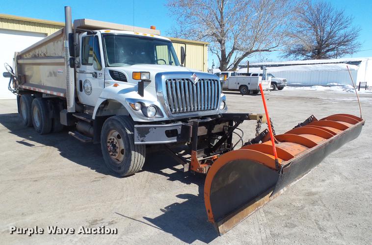 image for item EM9100 2009 International WorkStar 7400 dump truck