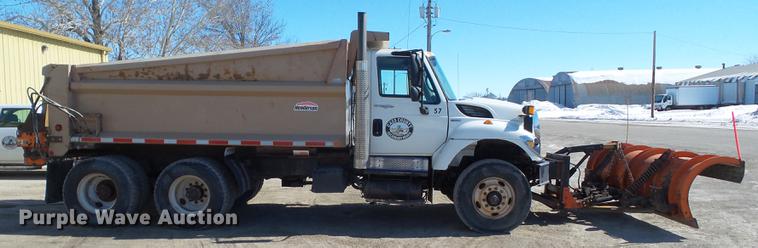 image for item EM9100 2009 International WorkStar 7400 dump truck