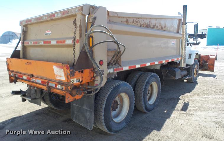 image for item EM9100 2009 International WorkStar 7400 dump truck
