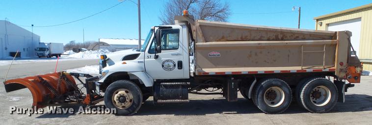 image for item EM9100 2009 International WorkStar 7400 dump truck