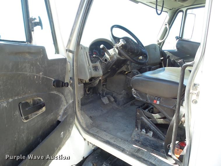 image for item EM9100 2009 International WorkStar 7400 dump truck