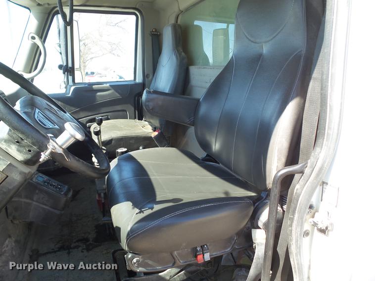 image for item EM9100 2009 International WorkStar 7400 dump truck