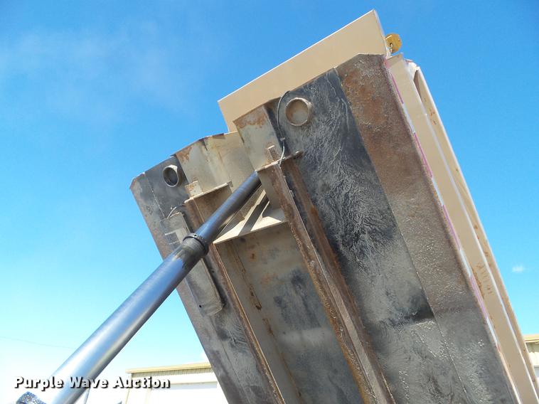 image for item EM9100 2009 International WorkStar 7400 dump truck