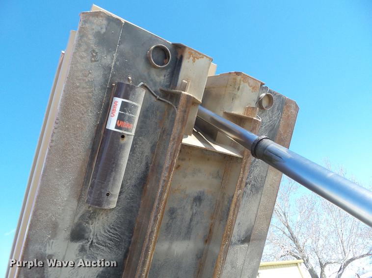 image for item EM9100 2009 International WorkStar 7400 dump truck