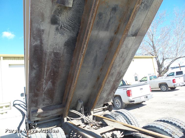 image for item EM9100 2009 International WorkStar 7400 dump truck