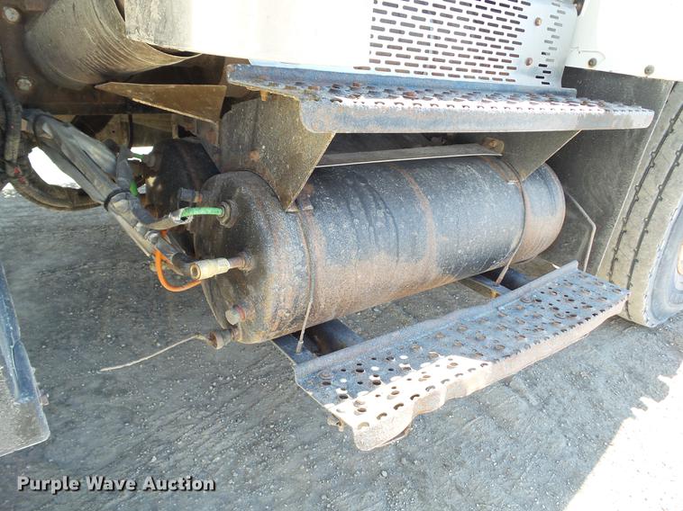 image for item EM9100 2009 International WorkStar 7400 dump truck