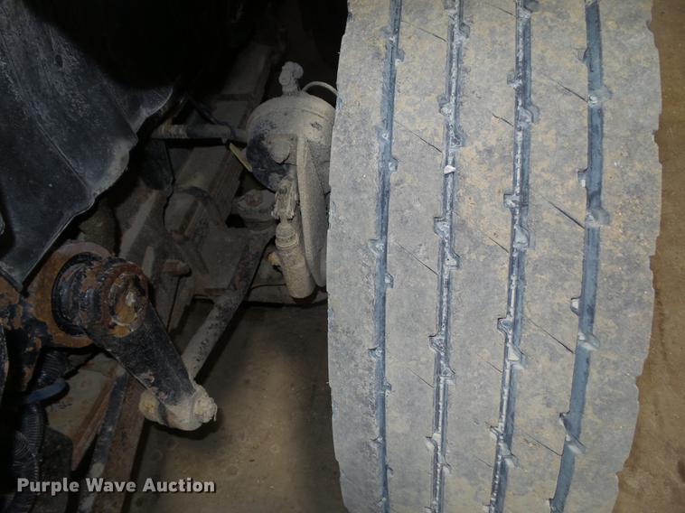 image for item EM9100 2009 International WorkStar 7400 dump truck