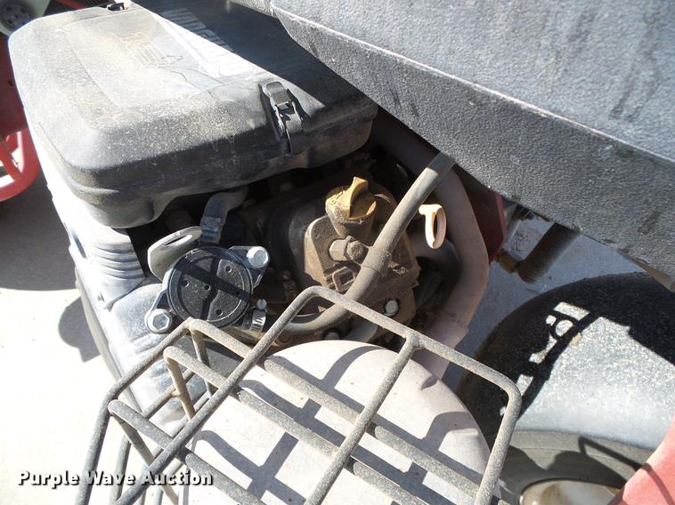 image for item EQ9052 Toro Greensmaster 3150 lawn mower