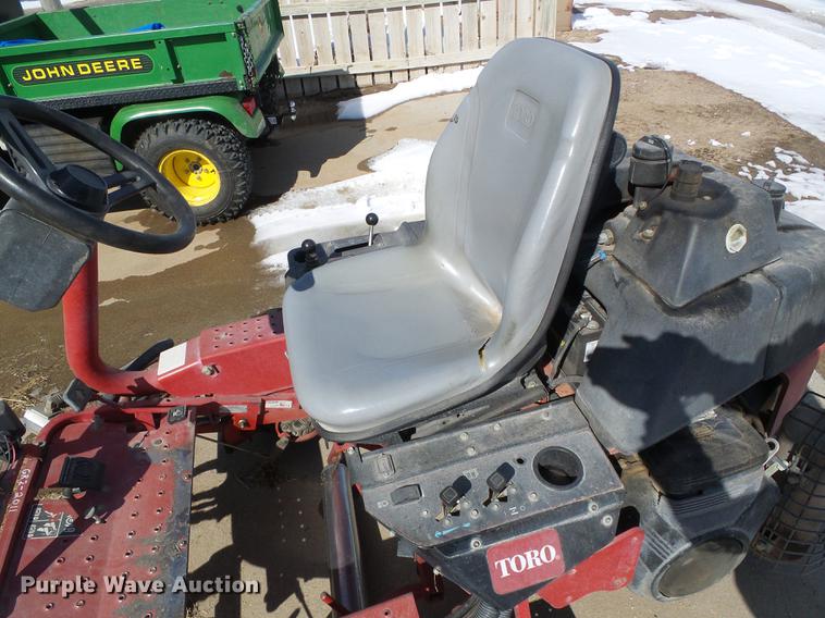 image for item EQ9052 Toro Greensmaster 3150 lawn mower