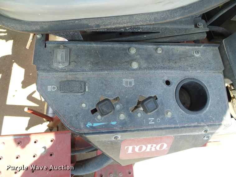 image for item EQ9052 Toro Greensmaster 3150 lawn mower