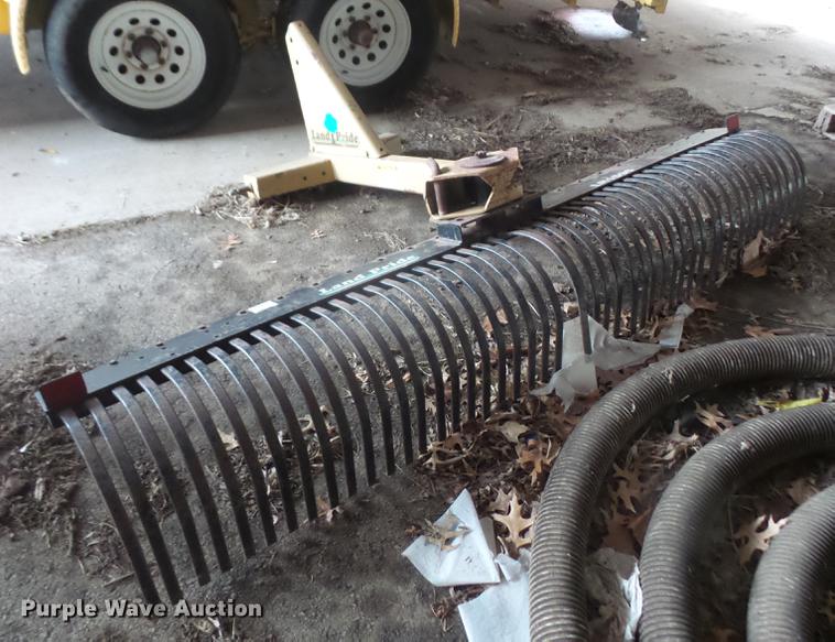 image for item ES9892 Land Pride LR1596 hay rake