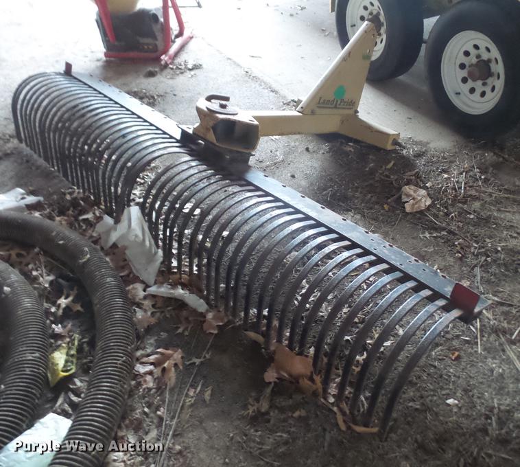 image for item ES9892 Land Pride LR1596 hay rake