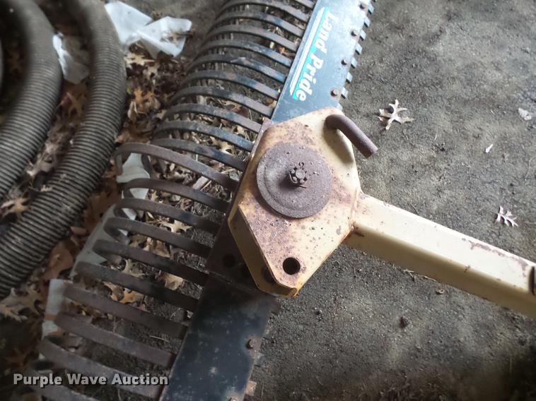 image for item ES9892 Land Pride LR1596 hay rake