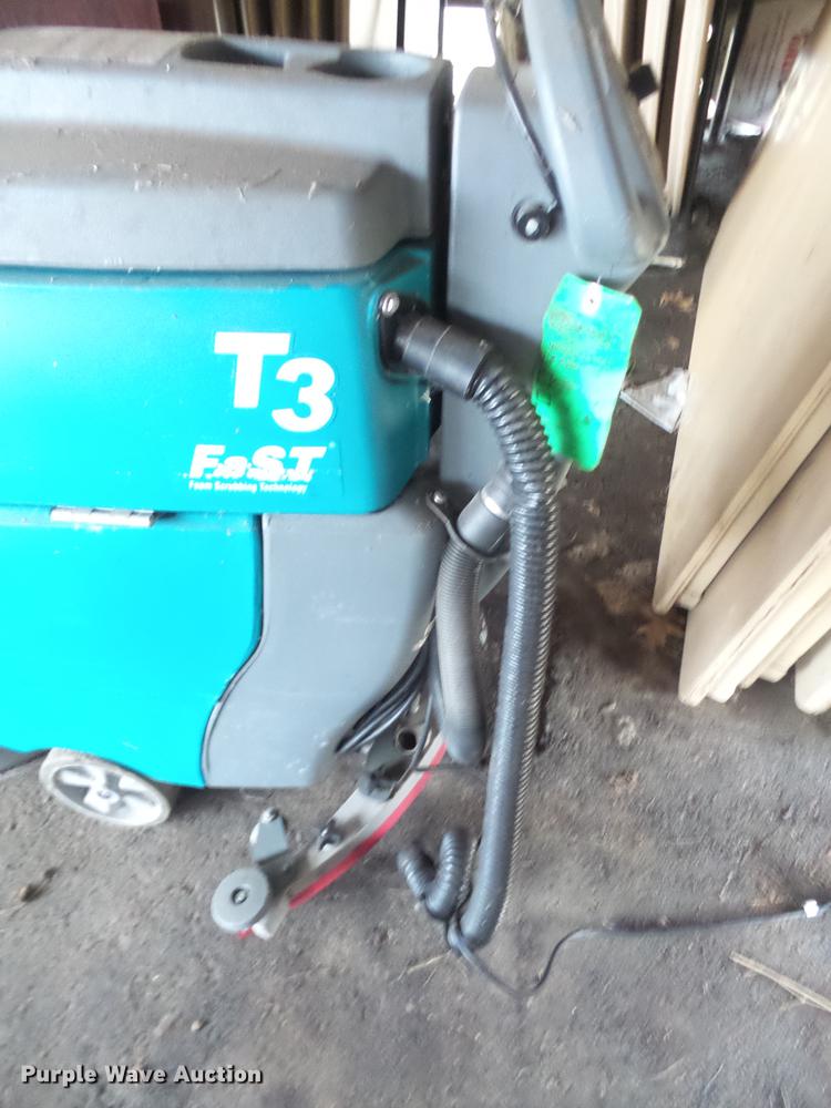 image for item ES9893 Tennant T3 floor scrubber