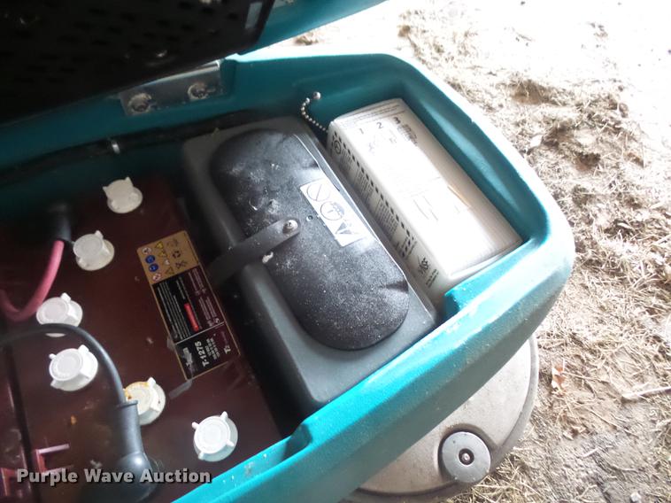 image for item ES9893 Tennant T3 floor scrubber