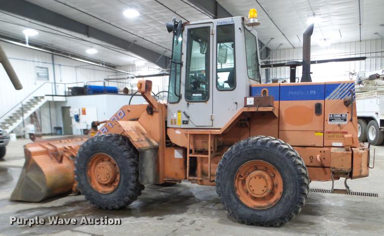 image for item EW9955 1996 Fiat-Allis FR100 wheel loader
