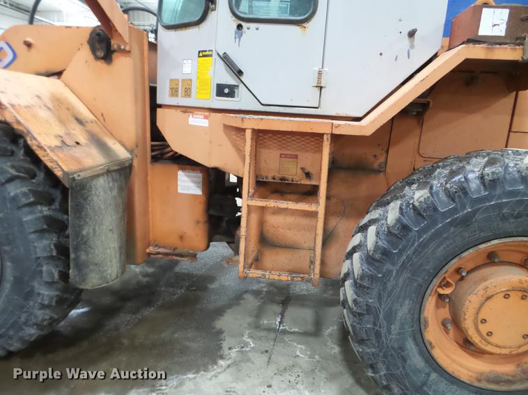 image for item EW9955 1996 Fiat-Allis FR100 wheel loader