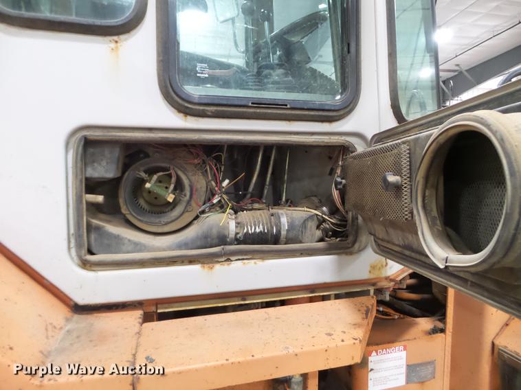 image for item EW9955 1996 Fiat-Allis FR100 wheel loader