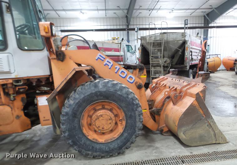image for item EW9955 1996 Fiat-Allis FR100 wheel loader