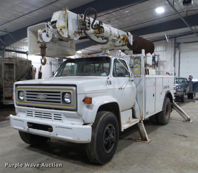image for item EW9956 1982 Chevrolet C6500 bucket truck