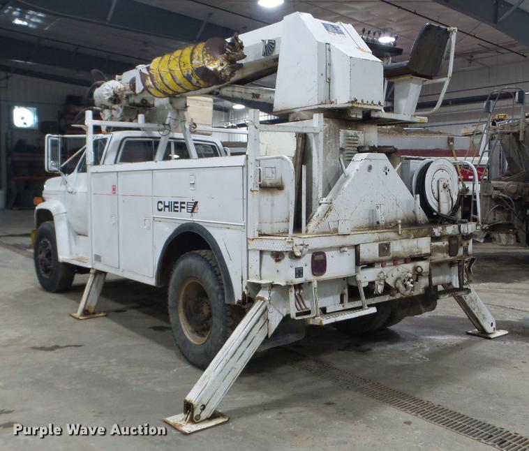 image for item EW9956 1982 Chevrolet C6500 bucket truck