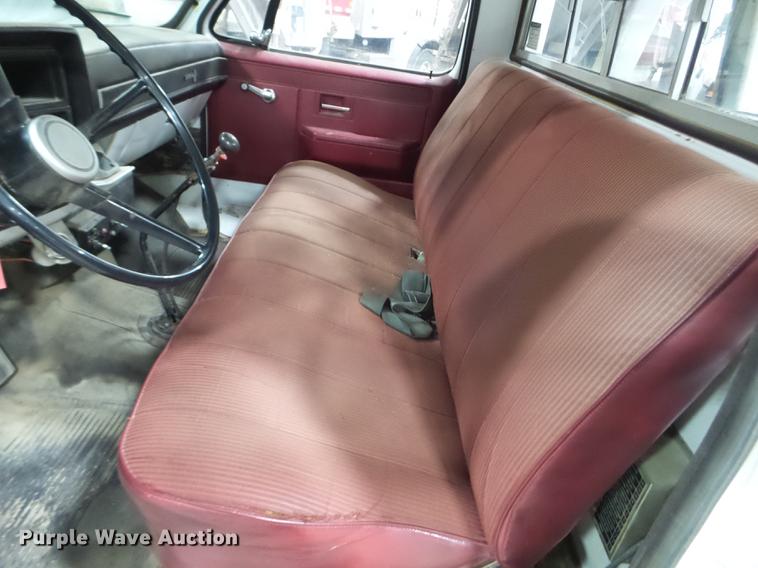 image for item EW9956 1982 Chevrolet C6500 bucket truck