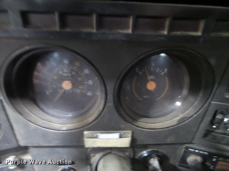 image for item EW9956 1982 Chevrolet C6500 bucket truck