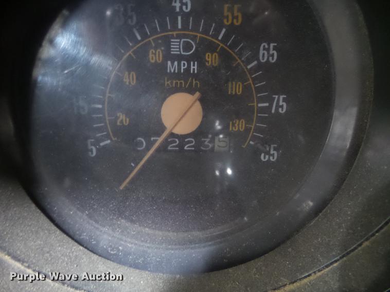 image for item EW9956 1982 Chevrolet C6500 bucket truck