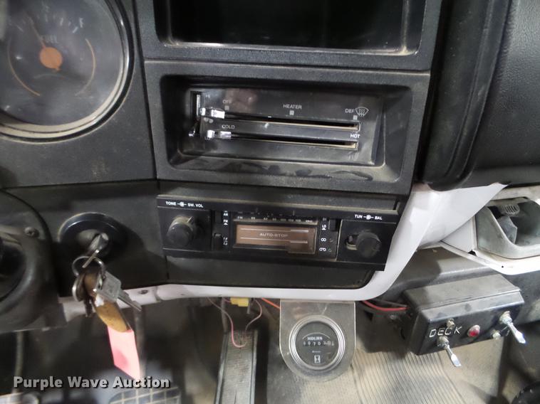 image for item EW9956 1982 Chevrolet C6500 bucket truck