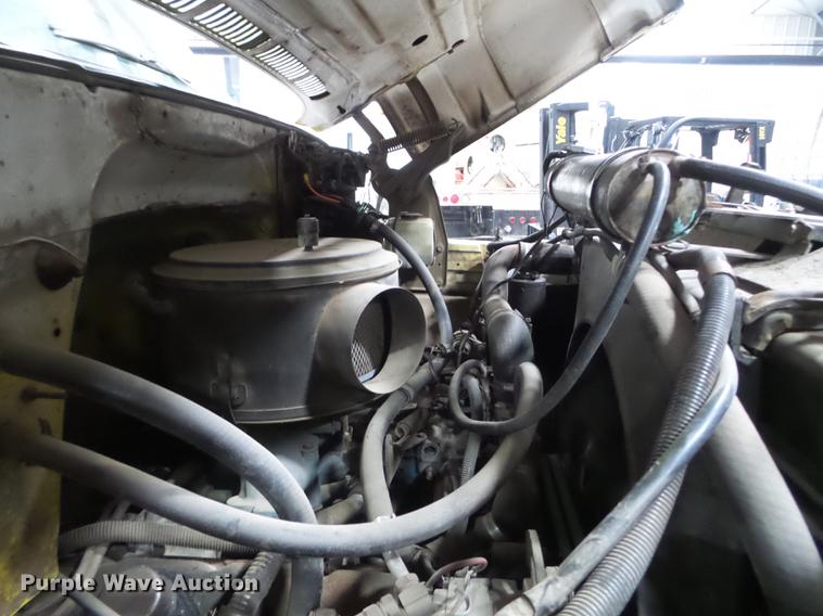 image for item EW9956 1982 Chevrolet C6500 bucket truck