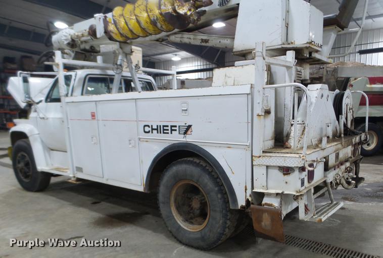 image for item EW9956 1982 Chevrolet C6500 bucket truck