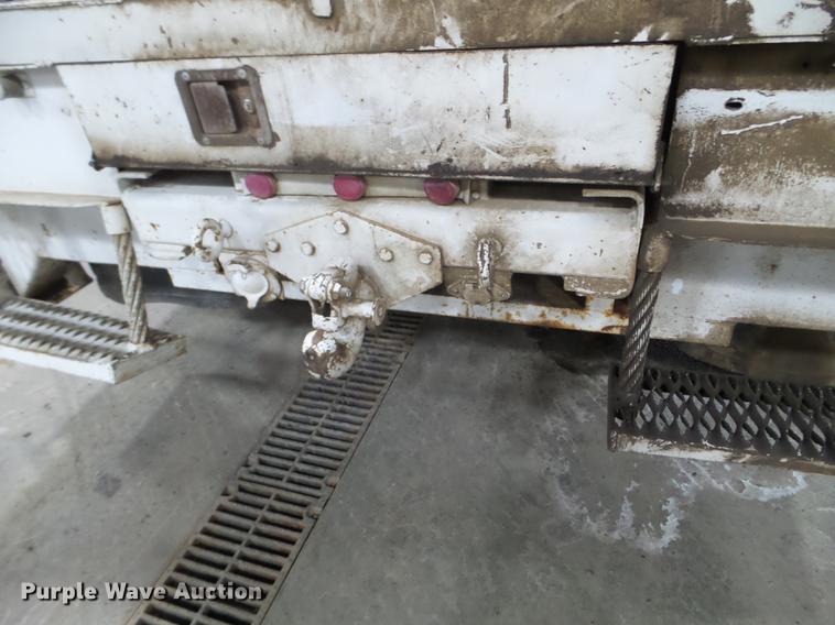 image for item EW9956 1982 Chevrolet C6500 bucket truck