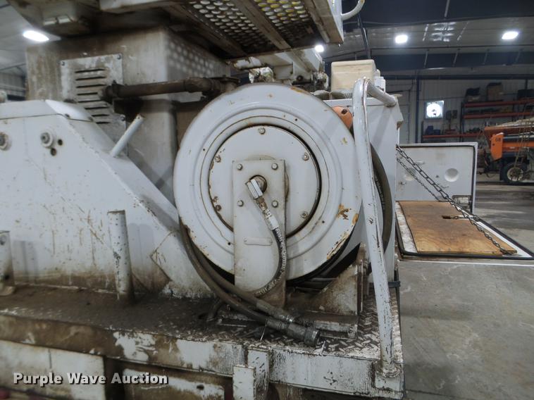 image for item EW9956 1982 Chevrolet C6500 bucket truck