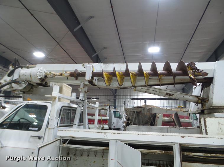 image for item EW9956 1982 Chevrolet C6500 bucket truck