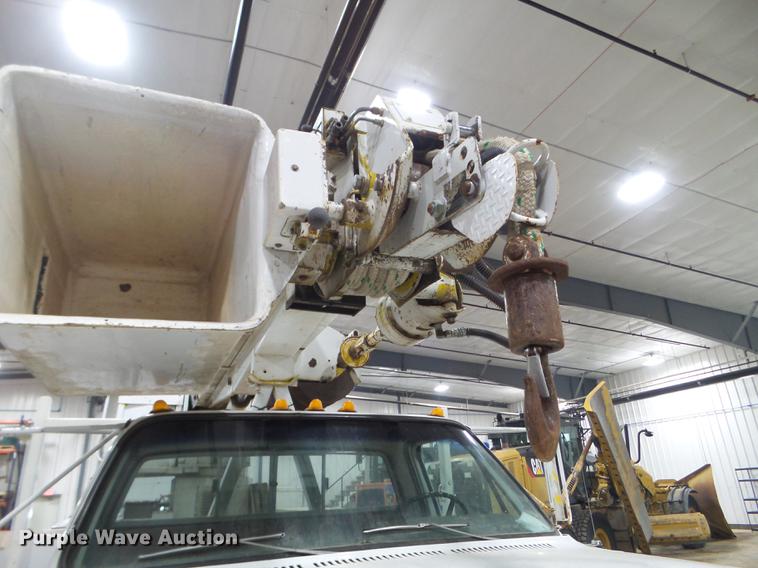 image for item EW9956 1982 Chevrolet C6500 bucket truck
