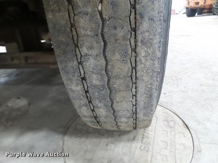 image for item EW9956 1982 Chevrolet C6500 bucket truck