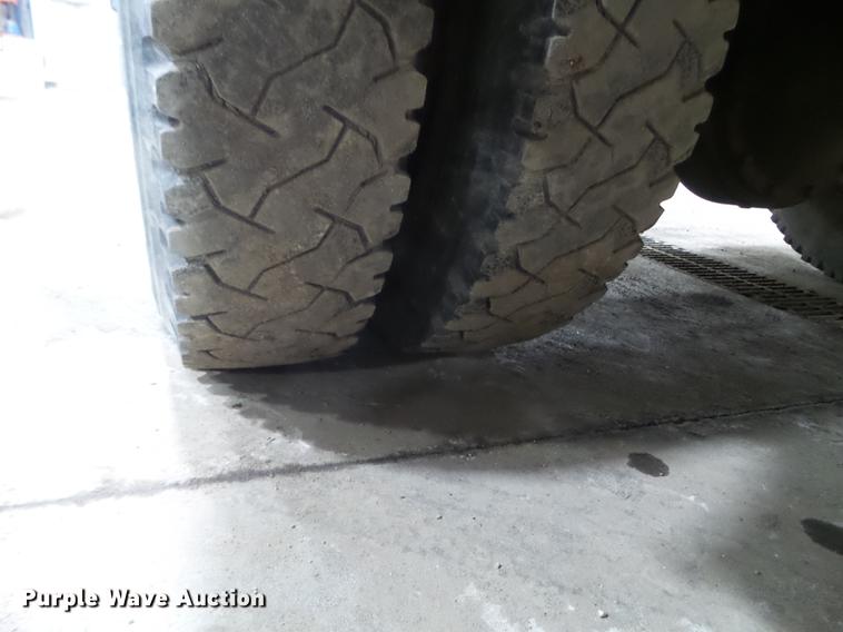 image for item EW9956 1982 Chevrolet C6500 bucket truck