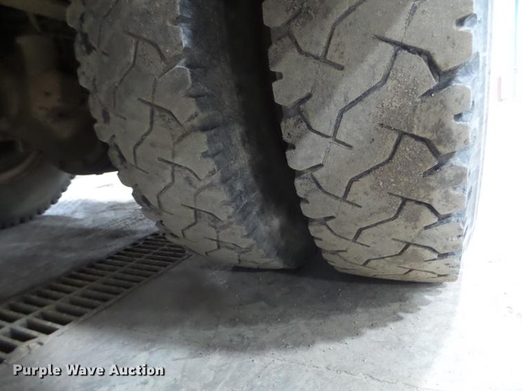 image for item EW9956 1982 Chevrolet C6500 bucket truck