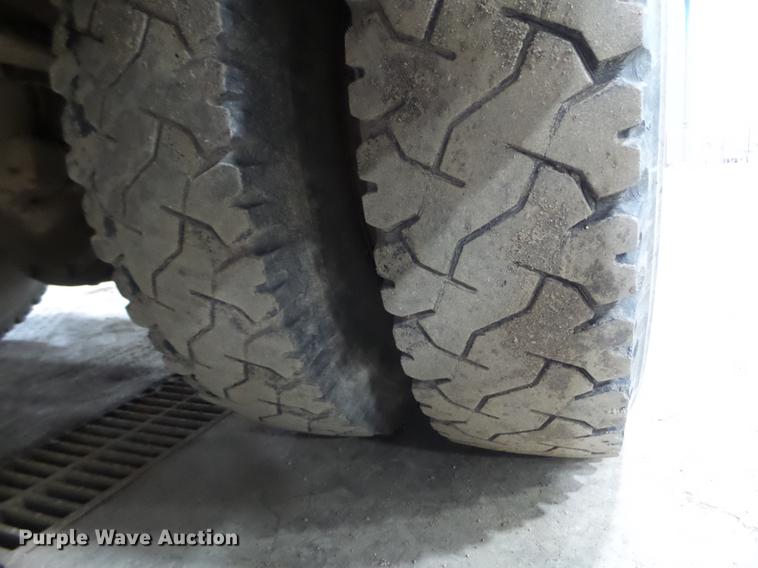 image for item EW9956 1982 Chevrolet C6500 bucket truck