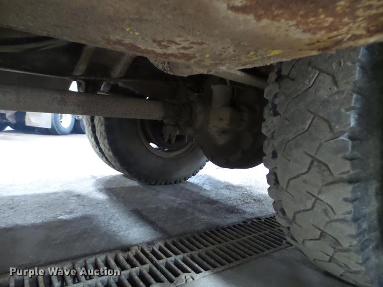 image for item EW9956 1982 Chevrolet C6500 bucket truck