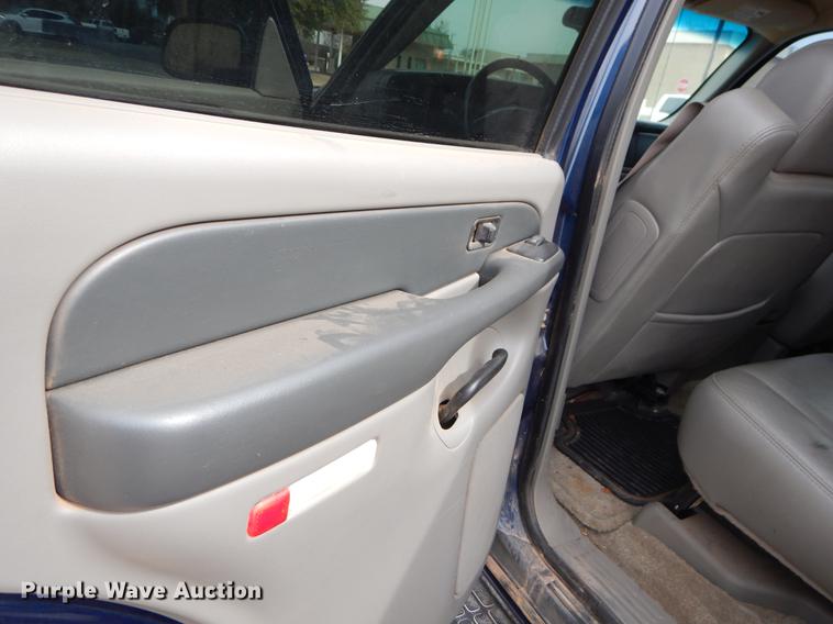 image for item EZ9792 2003 Chevrolet Tahoe SUV