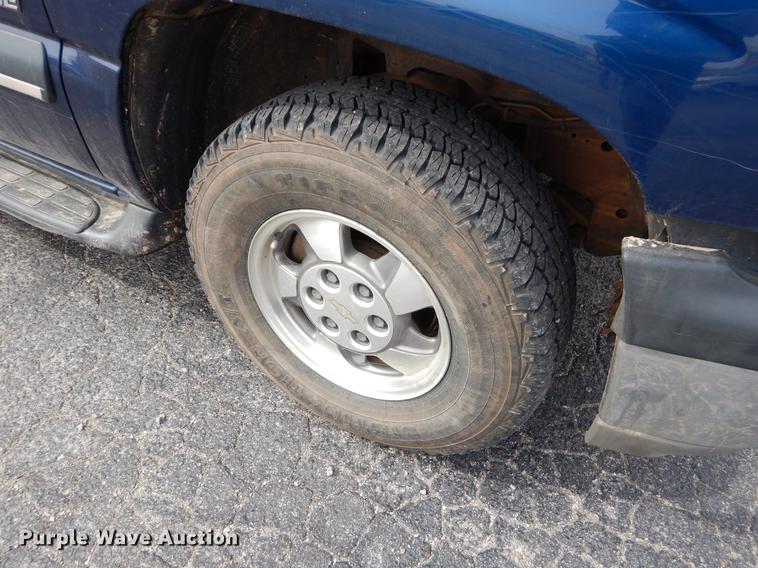 image for item EZ9792 2003 Chevrolet Tahoe SUV