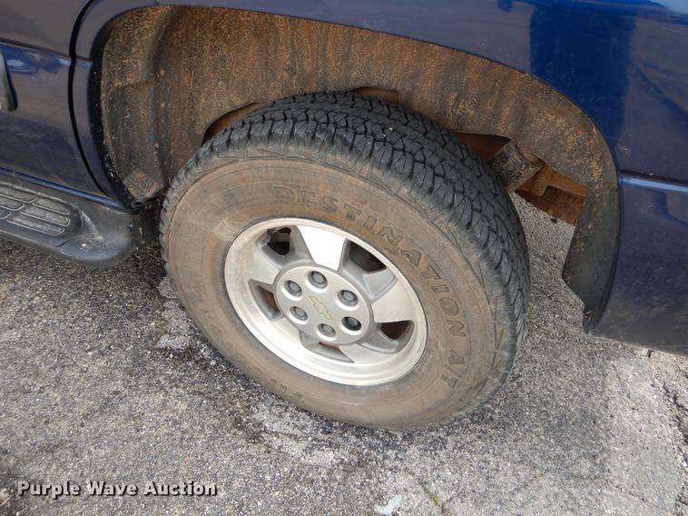 image for item EZ9792 2003 Chevrolet Tahoe SUV