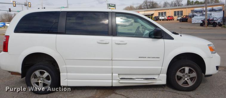 image for item EZ9799 2010 Dodge Grand Caravan SE handicap accessible van