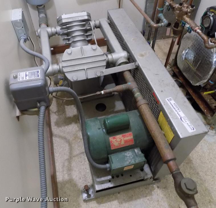 image for item FA9504 Ingersoll Rand V244X2 vacuum pump