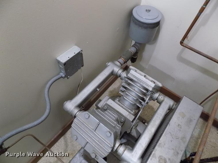 image for item FA9504 Ingersoll Rand V244X2 vacuum pump