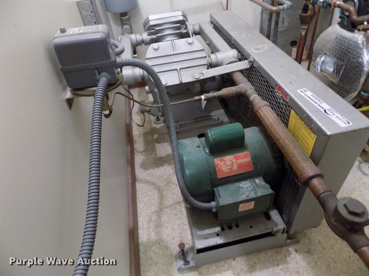 image for item FA9504 Ingersoll Rand V244X2 vacuum pump