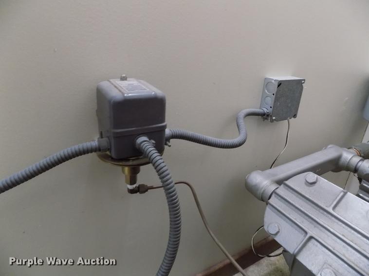 image for item FA9504 Ingersoll Rand V244X2 vacuum pump