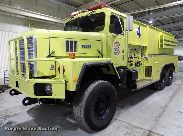 image for item FH9137 1987 International Paystar 5000 F5070 tanker fire truck